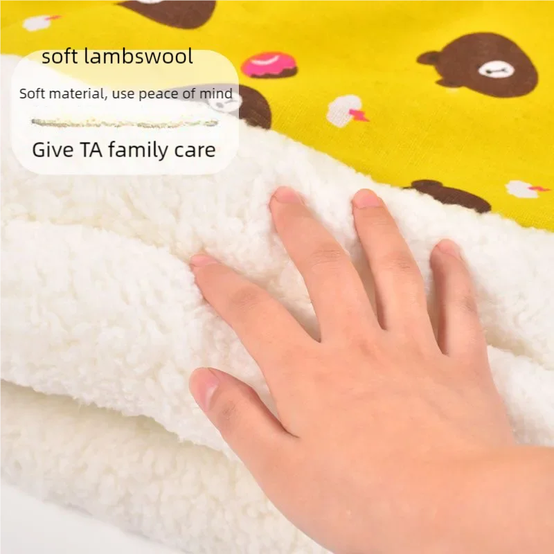 Soft Cuddly Cat Sleeping Bag Fluffy Feel Thickened Pet Pocket Quilt Bed Warm Nest for Kitten Puppy Comfortable Warmth