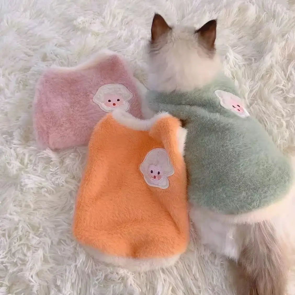 Adorable Autumn and Winter Cat Winter Clothes, Thickened Vest for Warmth, Anti-Fall Design for Puppies, Kittens, and Small Pets